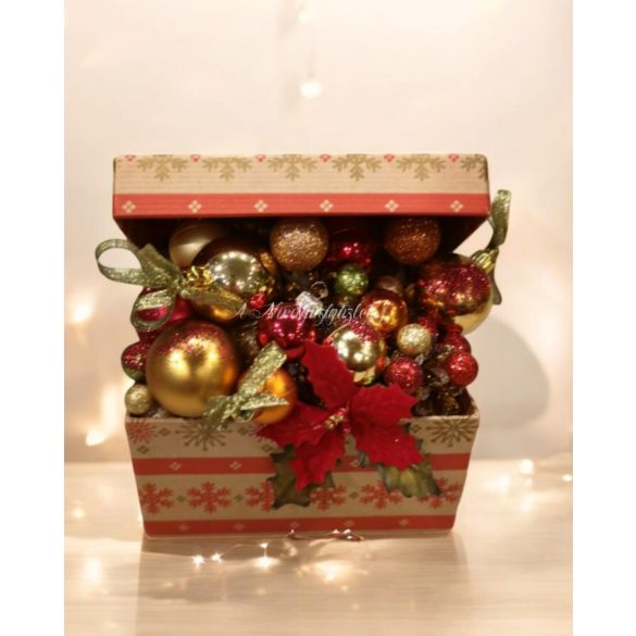 Natural-red Christmas box decoration